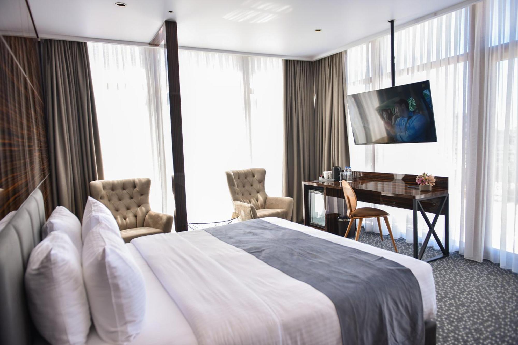 Hotel Monarch Batumi Exteriér fotografie