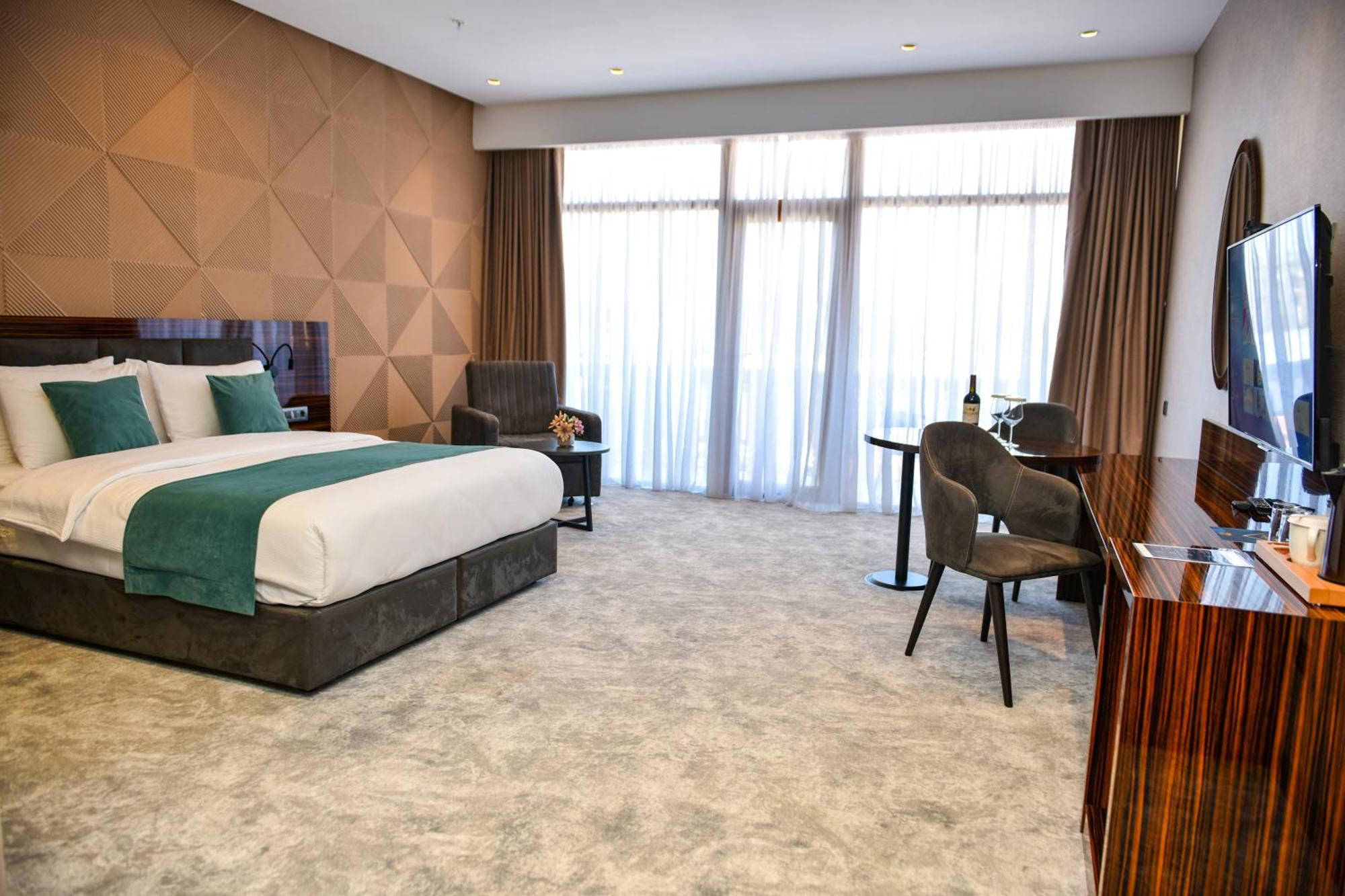 Hotel Monarch Batumi Exteriér fotografie