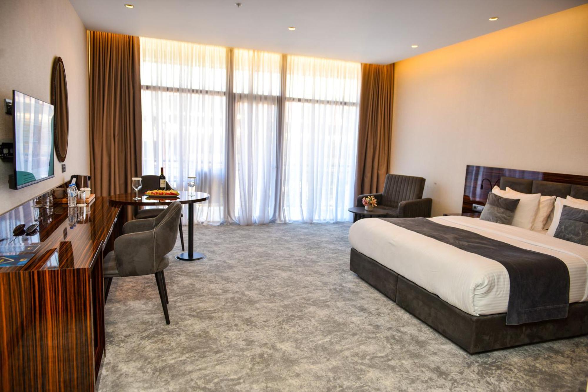 Hotel Monarch Batumi Exteriér fotografie